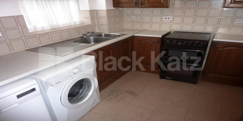 			NEW INSTRUCTION!, 2 Bedroom, 1 bath, 1 reception Flat			 Barker Drive, CAMDEN